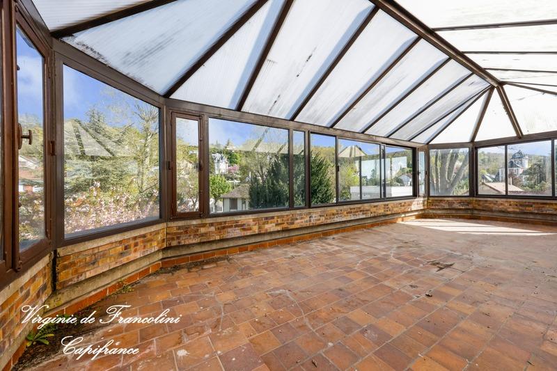 Maison - 304 m² - 10 pièces