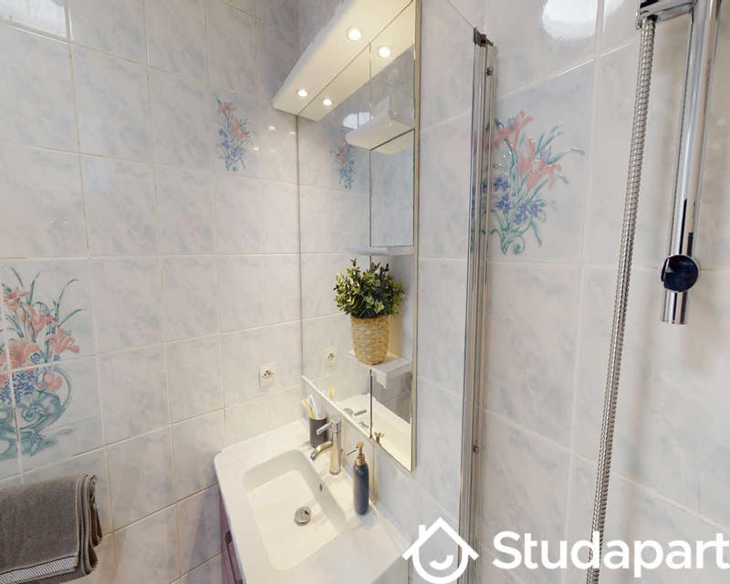 Chambre - 70 m² - 1 pièce