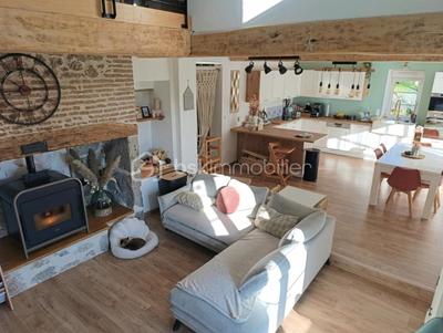 Demeure - 150 m² - 7 pièces