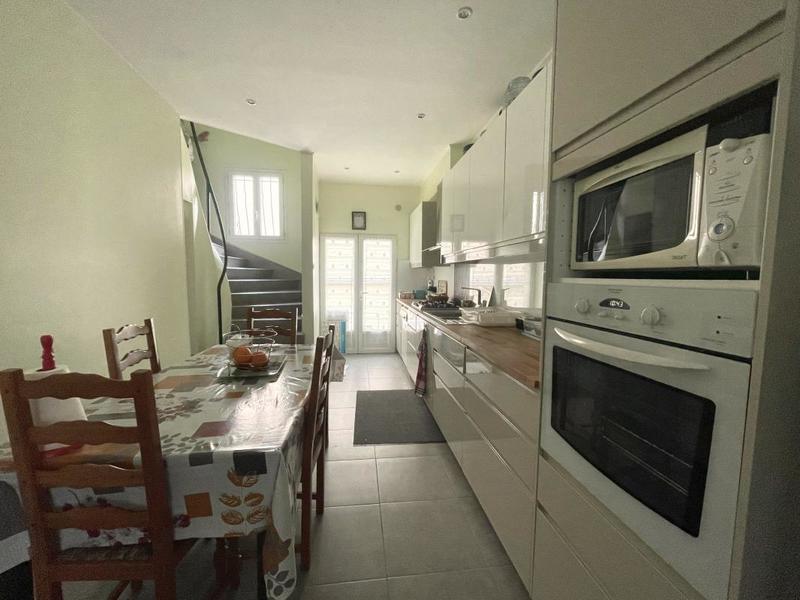 Appartement - 82 m² - 3 pièces