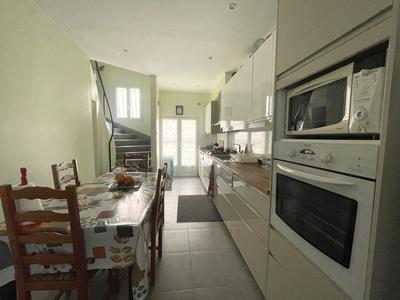 Appartement - 82 m² - 3 pièces