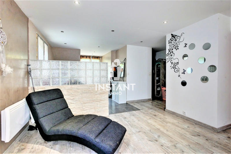 Maison - 210 m² - 9 pièces