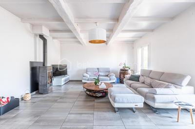 Maison - 210 m² - 8 pièces