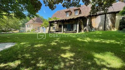 Demeure - 226 m² - 7 pièces