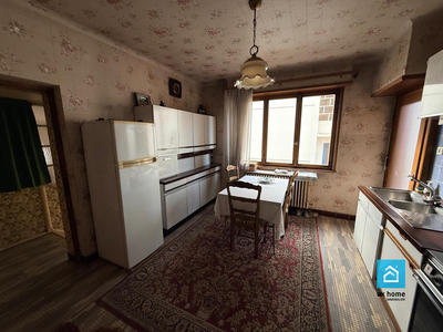 Maison - 210 m² - 7 pièces