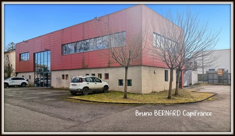 Immeuble - 900 m² - 5 pièces