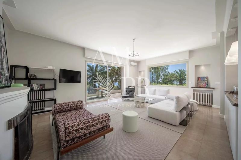 Villa - 300 m² - 4 pièces