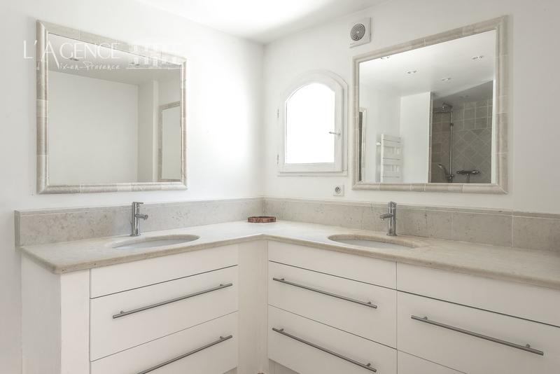 Maison - 296 m² - 8 pièces