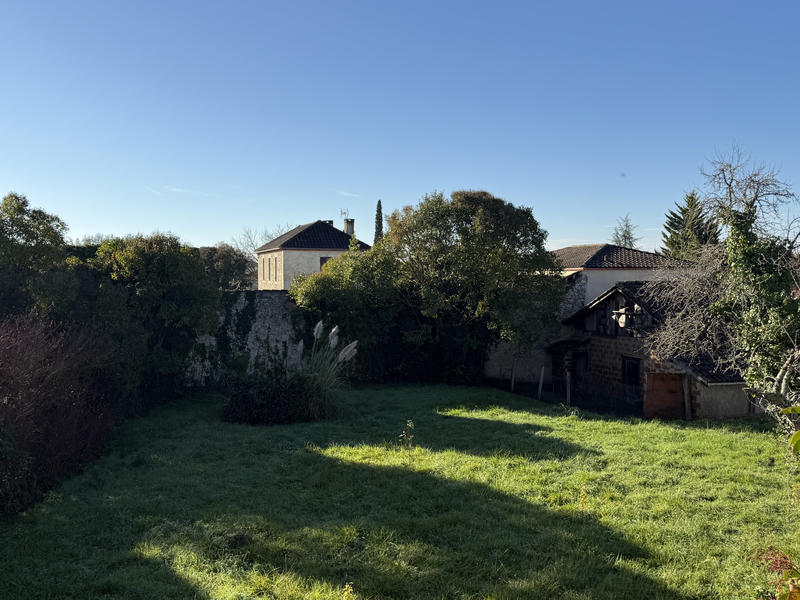 Maison de village - 165 m² - 11 pièces