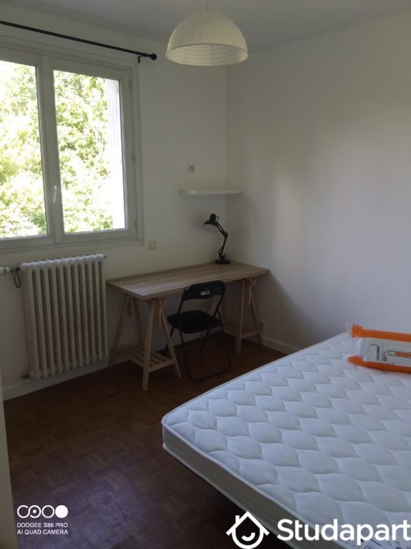 Chambre - 13 m² - 1 pièce