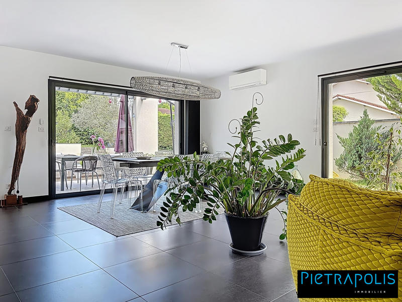 Maison - 140 m² - 5 pièces