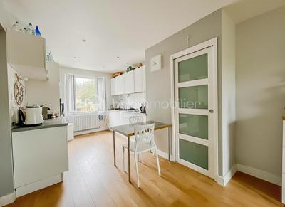 Maison traditionnelle - 90 m² - 5 pièces