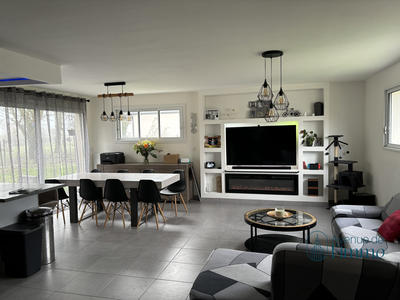 Maison - 101 m² - 4 pièces