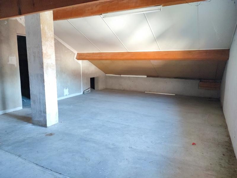 Maison - 180 m² - 8 pièces