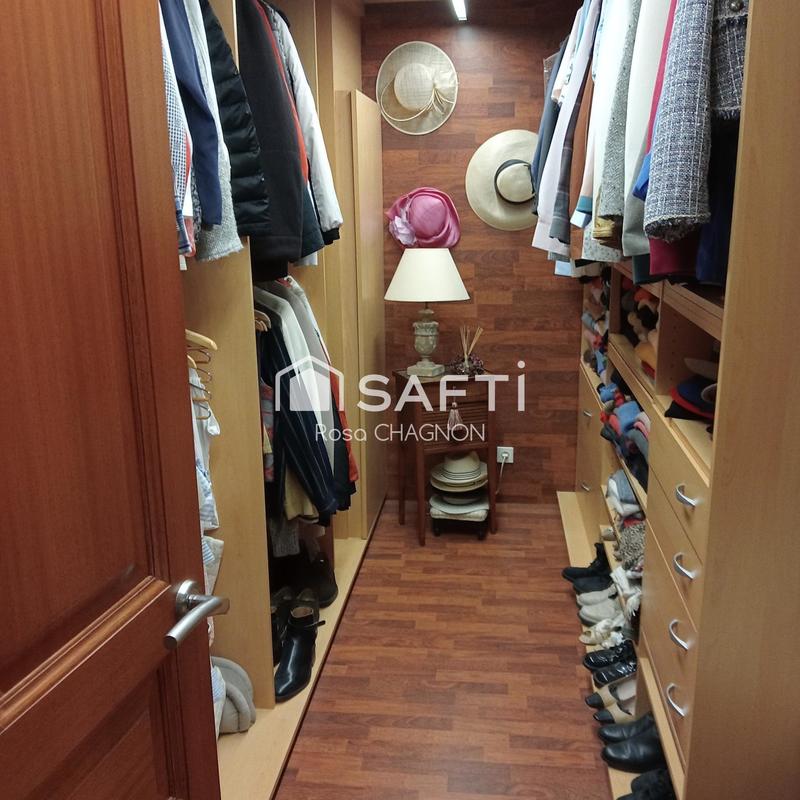 Maison - 220 m² - 7 pièces