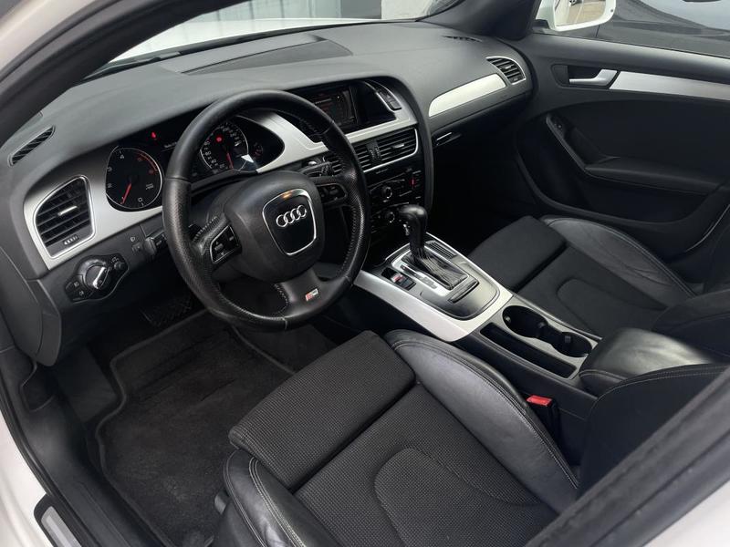 Audi A4 Avant 2.0 Tdi 140ch s line Multitronic