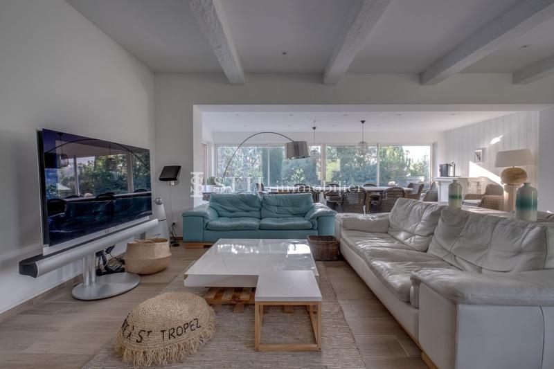 Villa - 300 m² - 6 pièces