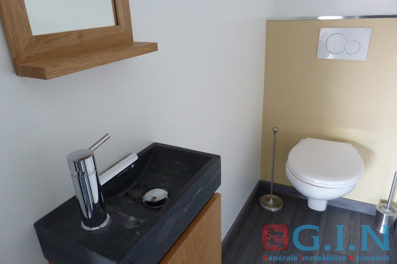 Maison - 201 m² - 9 pièces