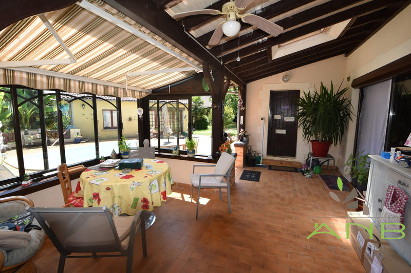 Maison - 263 m² - 10 pièces