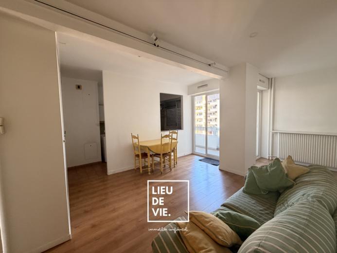 Appartement ancien - 42 m² - 1 pièce