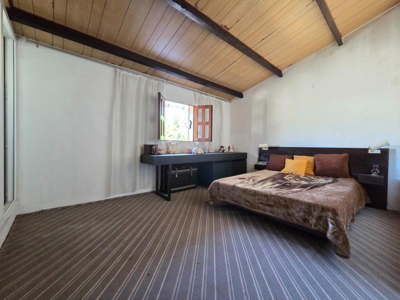 Maison - 215 m² - 10 pièces