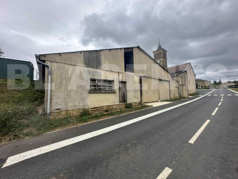 Parking / Garage - 303 m²