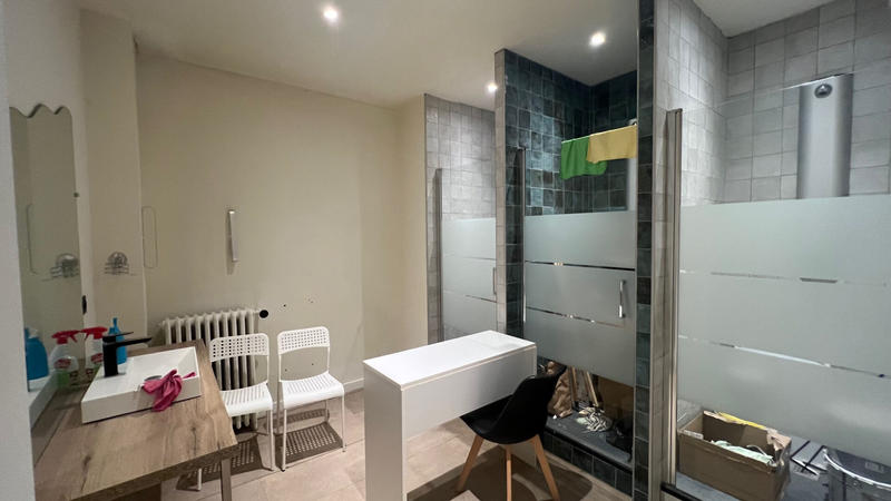 Local d'activités - 150 m² - 5 pièces