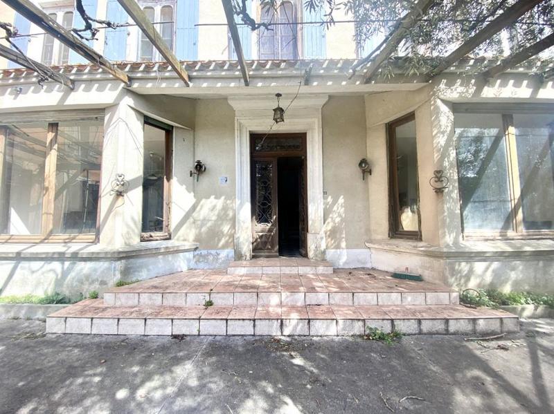 Maison - 400 m² - 20 pièces