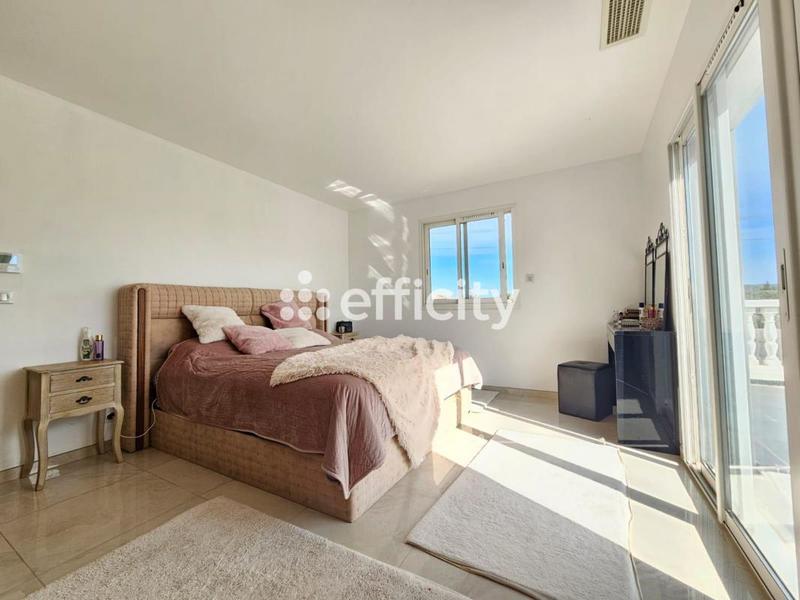 Maison - 176 m² - 6 pièces