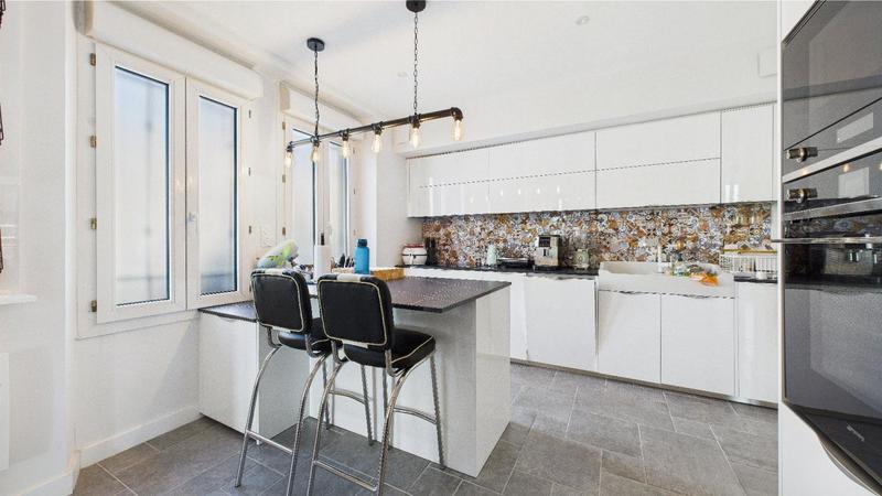 Maison de ville - 235 m² - 7 pièces