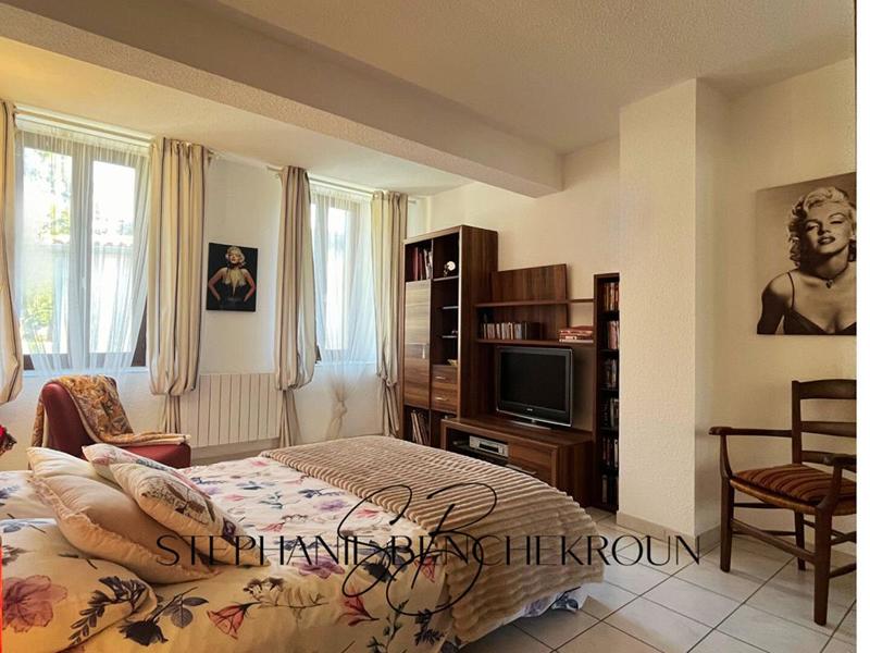 Maison - 180 m² - 5 pièces