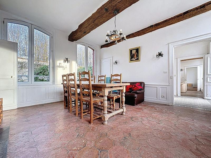 Maison - 352 m² - 15 pièces