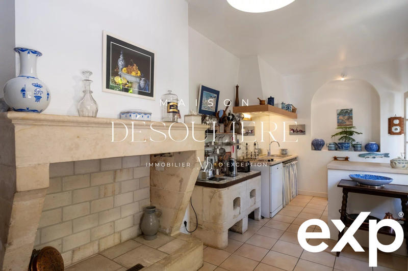 Maison - 300 m² - 7 pièces