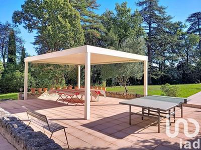 Maison - 607 m² - 22 pièces