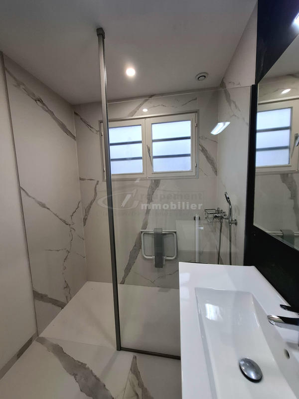 Maison - 102 m² - 4 pièces