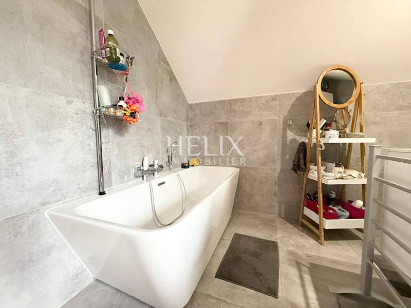 Maison - 125 m² - 5 pièces