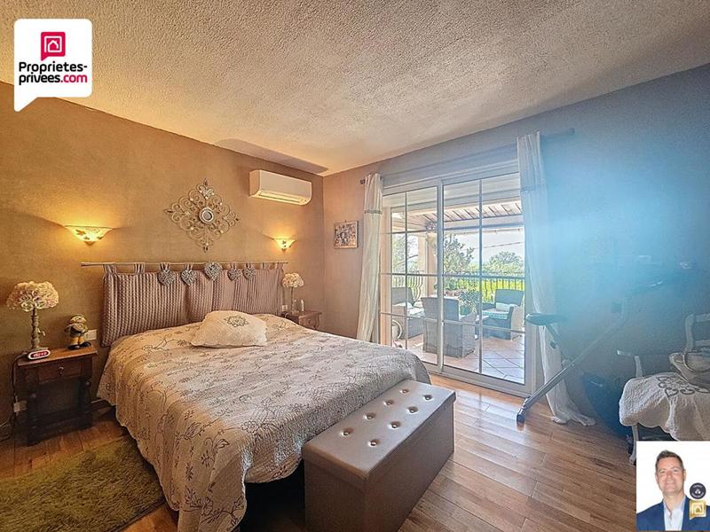 Villa - 183 m² - 6 pièces