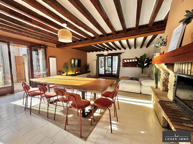 Maison - 302 m² - 9 pièces