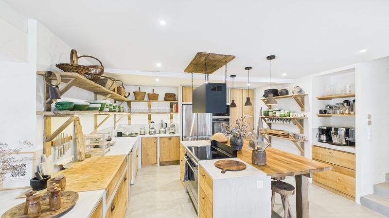 Propriété - 770 m² - 15 pièces