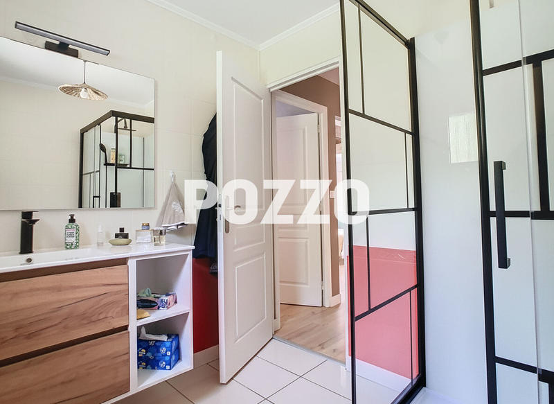 Maison - 170 m² - 8 pièces