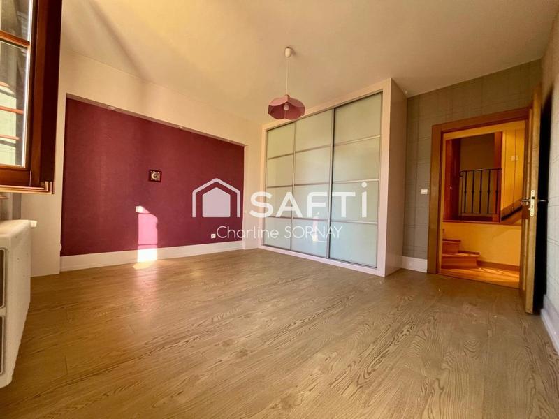 Maison - 185 m² - 8 pièces