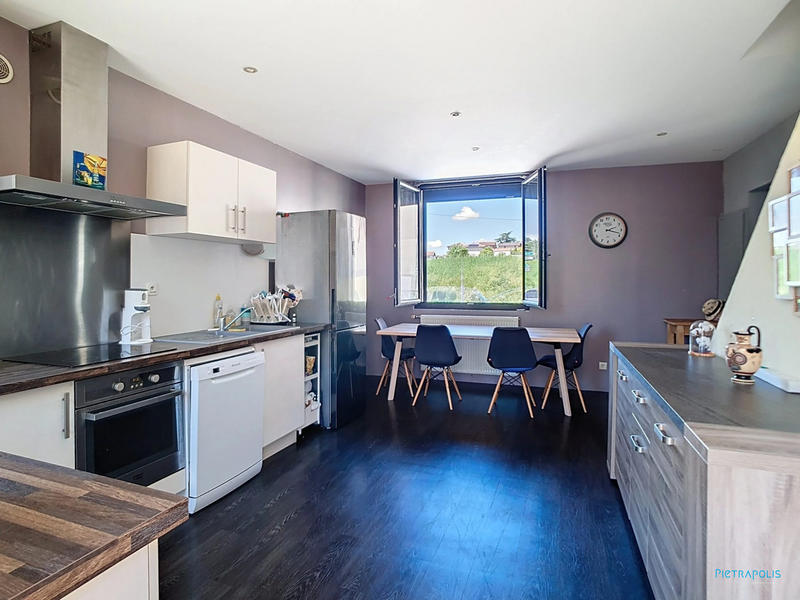 Maison - 99 m² - 5 pièces