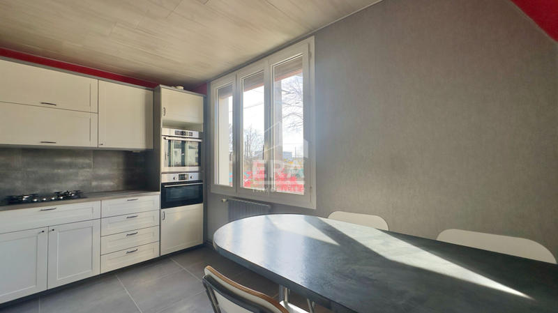 Maison - 86 m² - 4 pièces