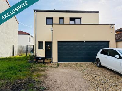 Maison - 105 m² - 4 pièces