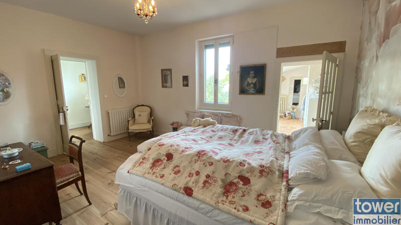 Maison - 239 m² - 6 pièces