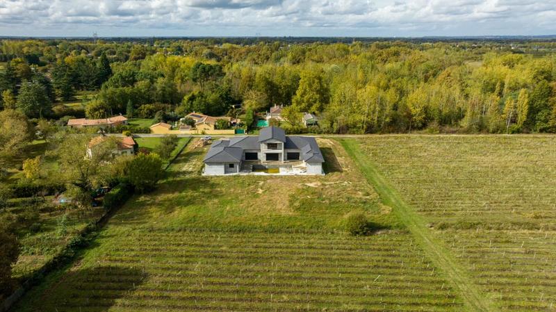 Maison - 436 m² - 12 pièces