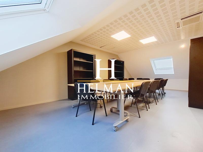 Bureau - 331 m² - 14 pièces