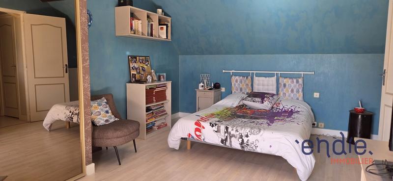 Maison - 295 m² - 16 pièces