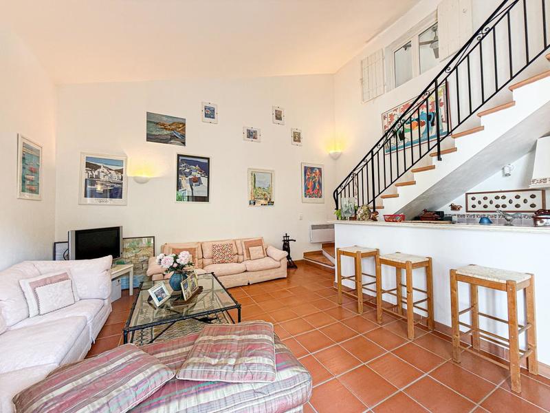 Maison chambre d'hôtes - 545 m² - 18 pièces