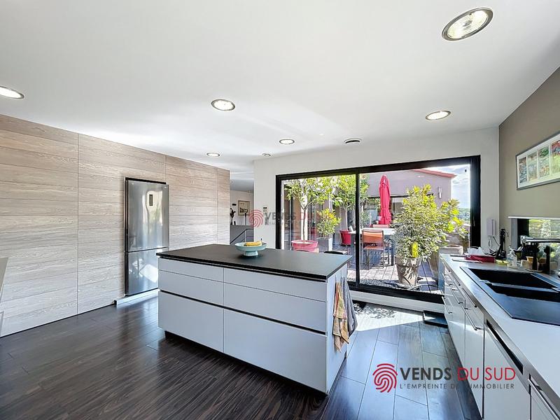 Maison - 246 m² - 6 pièces